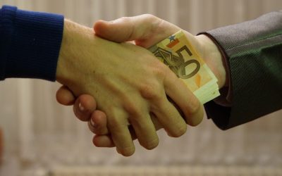 من يعين الفاسدين علينا ؟