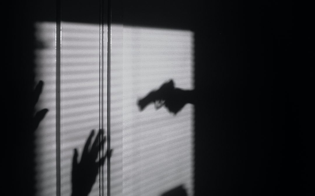 هل يعقل الاستئذان ممن يهددني؟